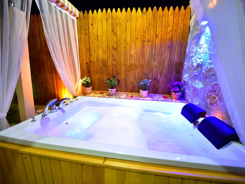  gece  -  Kasım
  | Kalkan Akbel'de Romantik Jakuzili Villa Tatili: Korunaklı Havuz ve Özel Anlar